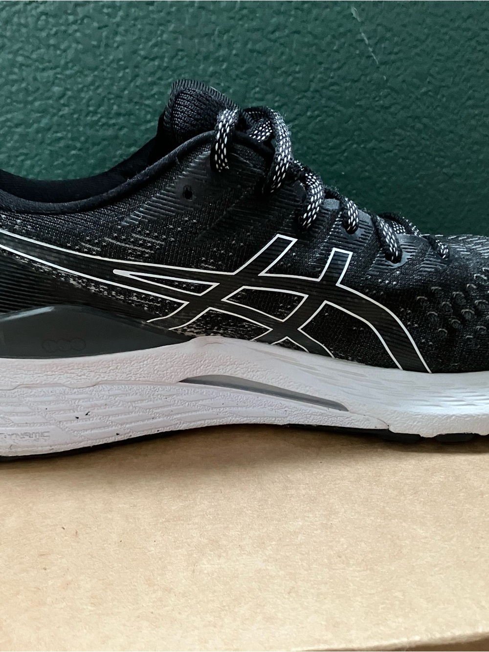 Asics Gel Kayano Black and White Women's 9.5 Athletic Running Shoes - Picture 9 of 11
